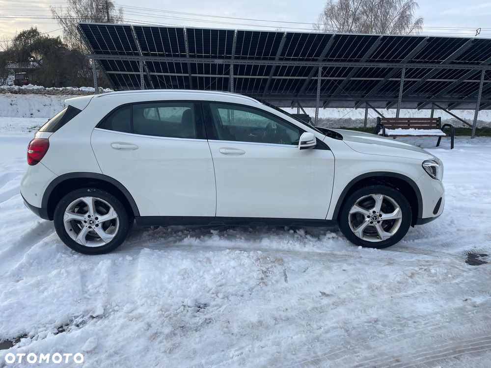 Mercedes-Benz GLA 220 4-Matic - 8