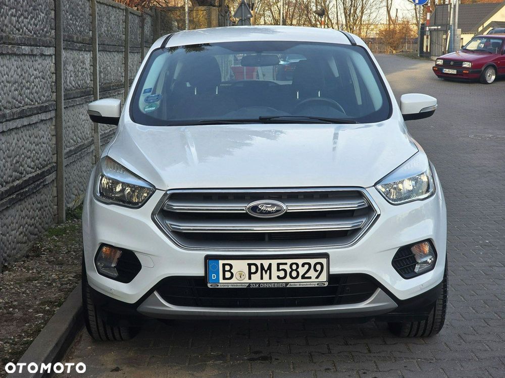 Ford Kuga 1.5 EcoBoost 2x4 Trend - 2