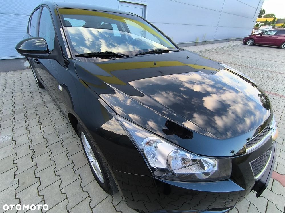 Chevrolet Cruze 1.6 LS - 16