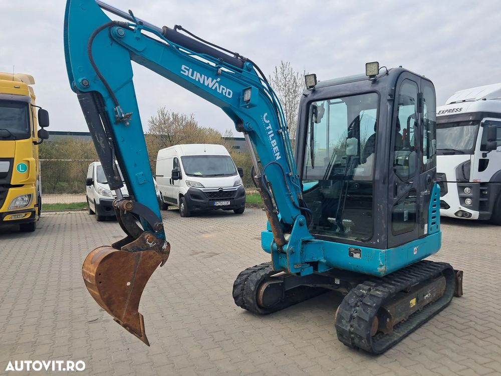 SUNWARD SWE25 F MINIEXCAVATOR SENILE O CUPA LAMA TIP BULDOZER - 1