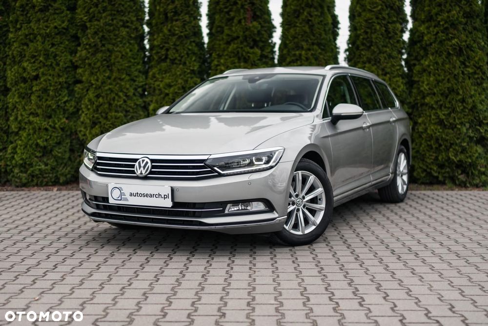 Volkswagen Passat - 1