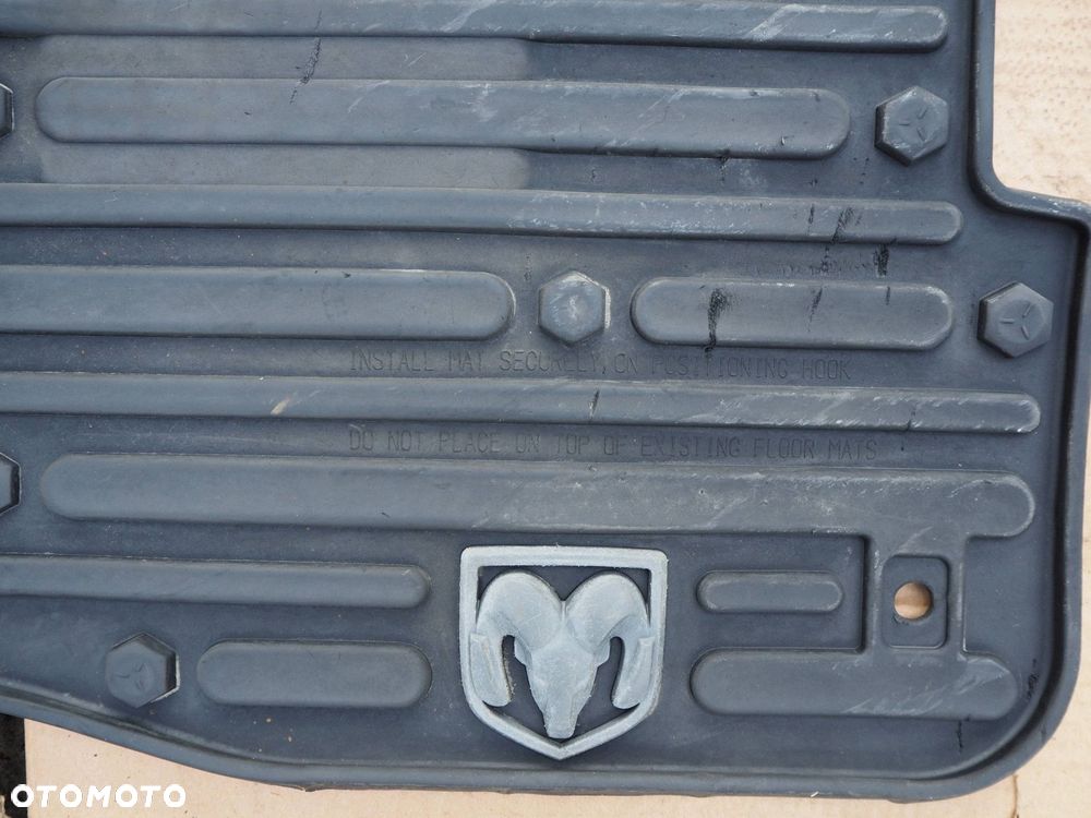 dywaniki gumowe komplet dodge ram 1500 14-18 - 4