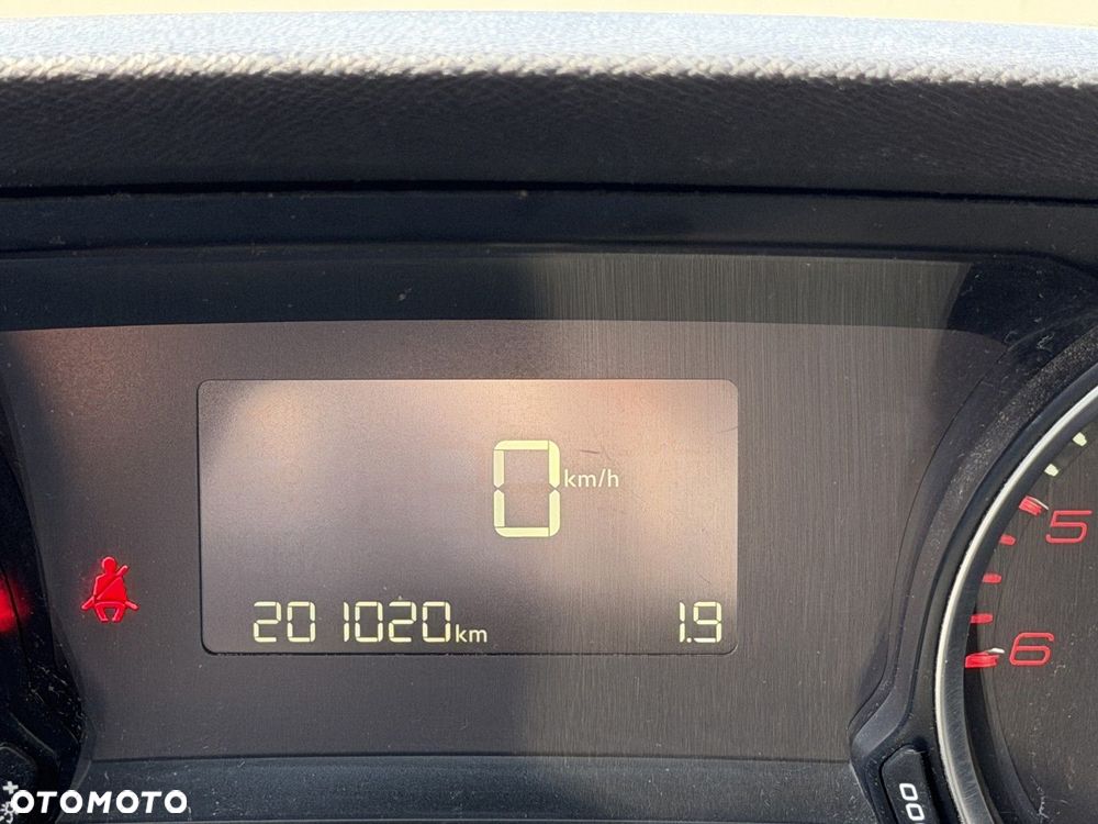Peugeot 308 1.6 e-HDi Active S&S - 11