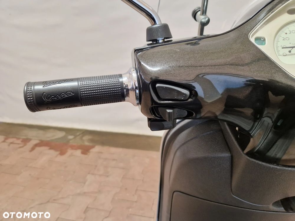 Piaggio Vespa - 25