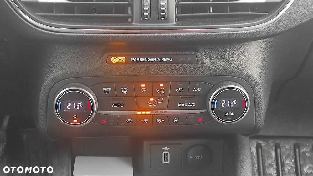 Ford Focus 1.0 EcoBoost mHEV Titanium X - 17