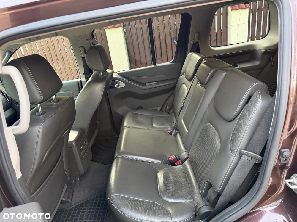 Nissan Pathfinder - 26