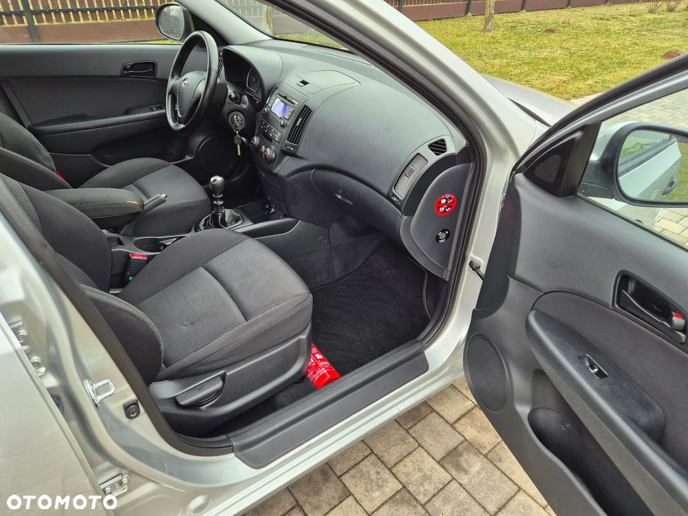 Hyundai i30 1.4 Blue Classic - 12