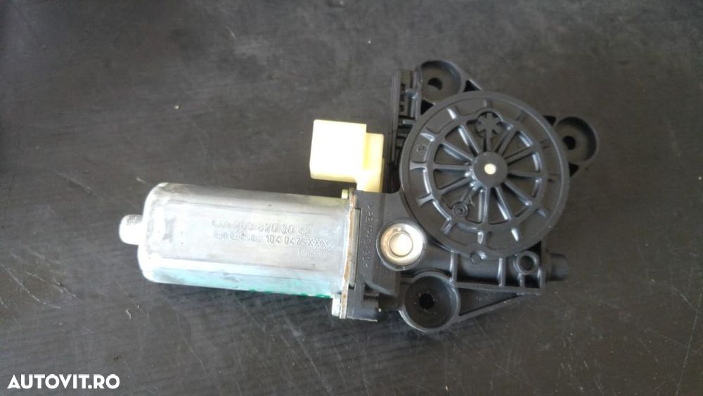 Motoras macara usa dreapta spate mercedes c-class w203 a2037301046 - 2