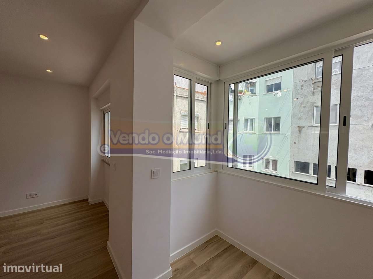 Apartamento T2 em Queluz (LXSIN025) - Grande imagem: 5/31