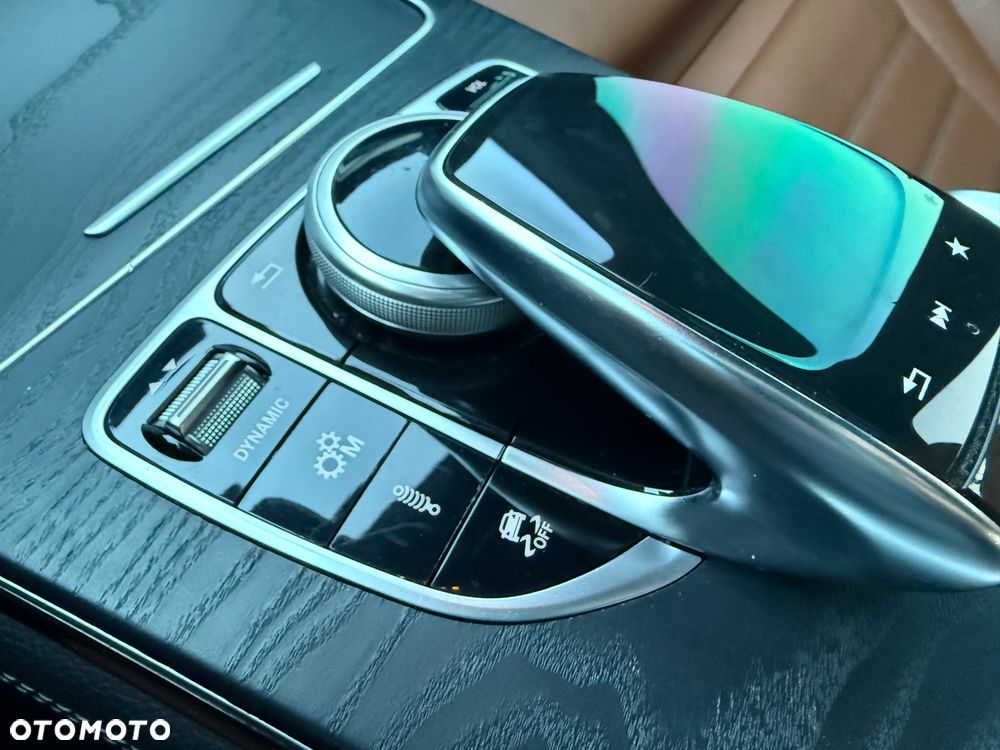 Mercedes-Benz GLC AMG 43 4Matic 9G-TRONIC - 24