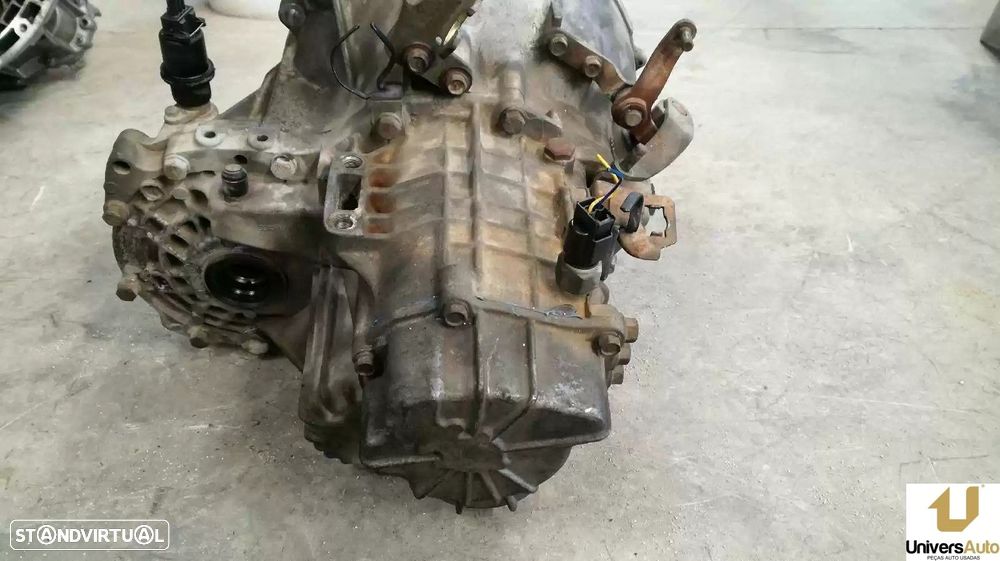 CAIXA VELOCIDADES MITSUBISHI SANTAMO 1999 -AXB - 2