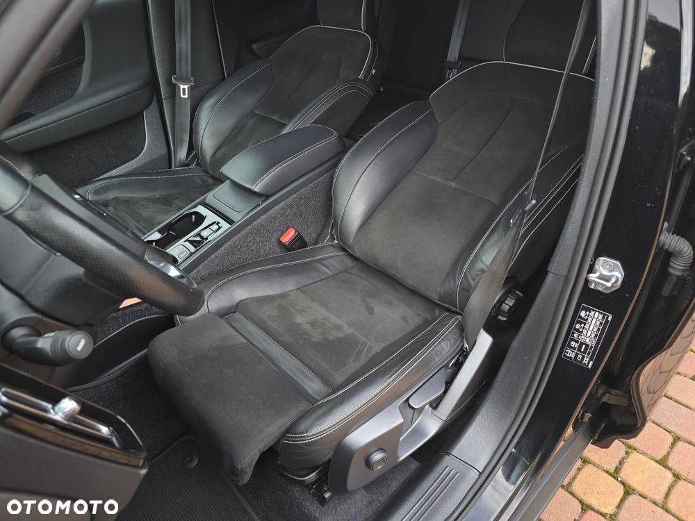 Volvo XC 40 B4 Ultra Black Edition - 26