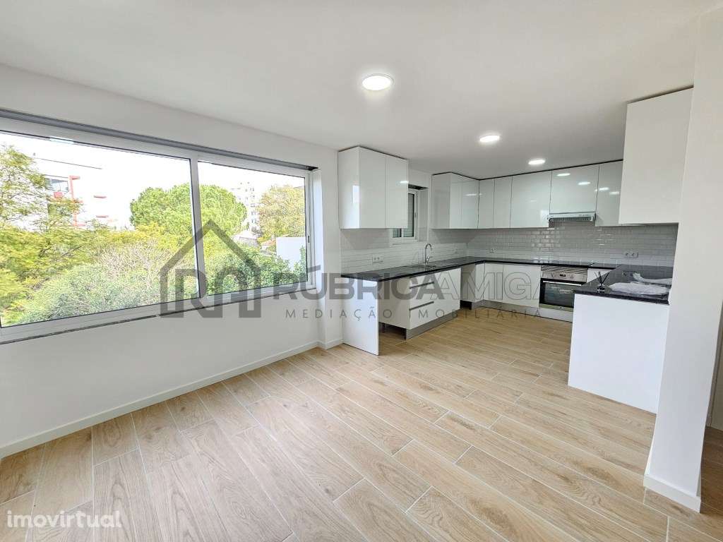 Moradia dúplex recuperada com garagem em Loulé - Grande imagem: 3/24