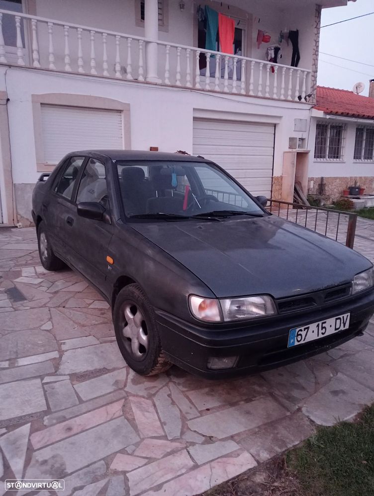 Nissan Sunny Hatchback 1.4 SLX - 12