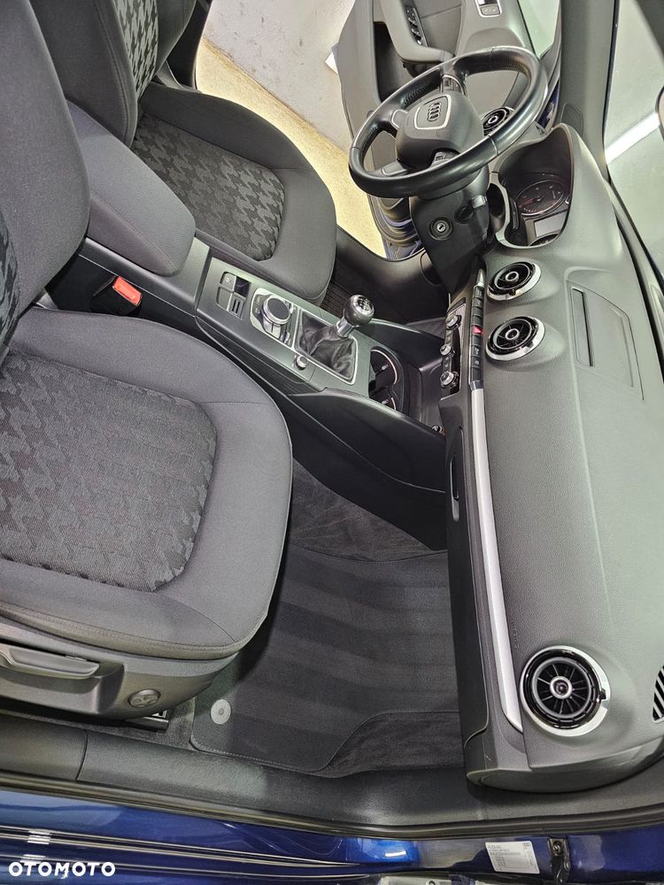 Audi A3 Sportback 1.6 TDI clean diesel Ambiente - 5