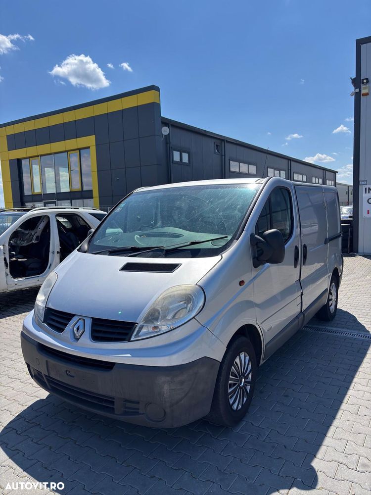 Dezmembram Renault Trafic 2.0 diesel din 2012 - 2
