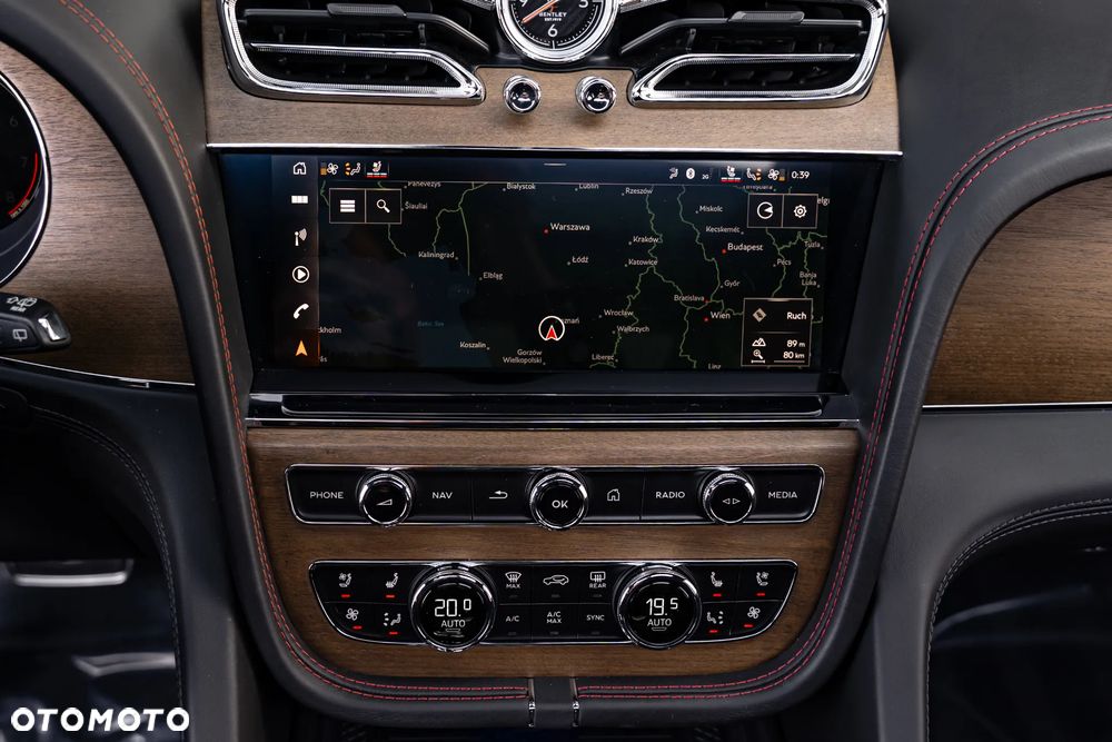 Bentley Bentayga EWB Azure - 31