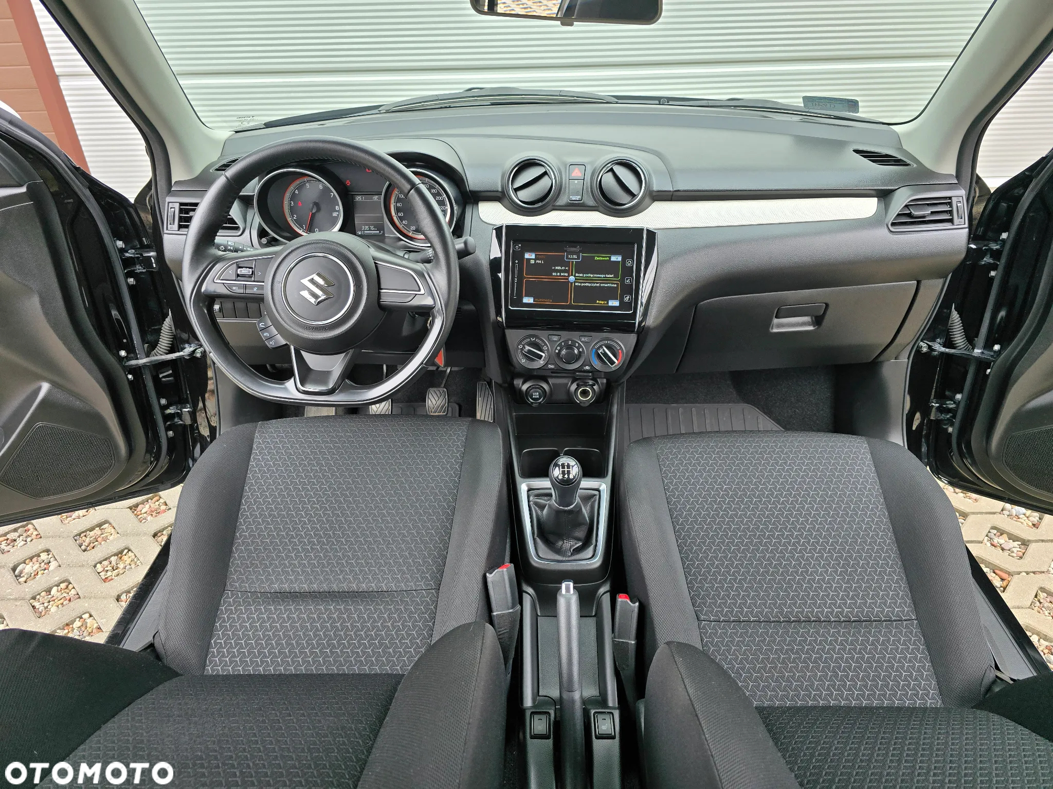 Suzuki Swift 1.2 Premium Plus - 6