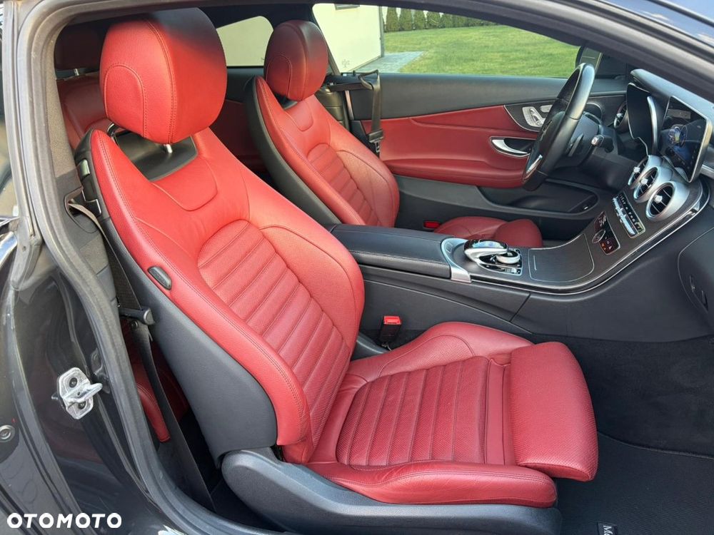 Mercedes-Benz Klasa C 300 4Matic 9G-TRONIC AMG Line Plus - 15