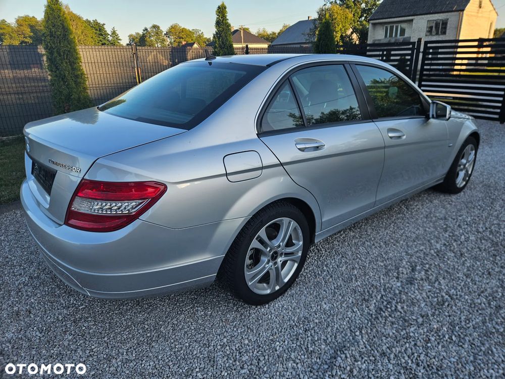 Mercedes-Benz Klasa C 180 Kompressor BlueEFFICIENCY - 14