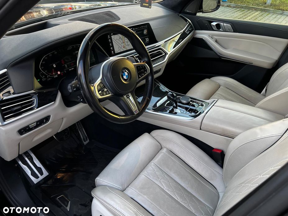 BMW X7 - 12