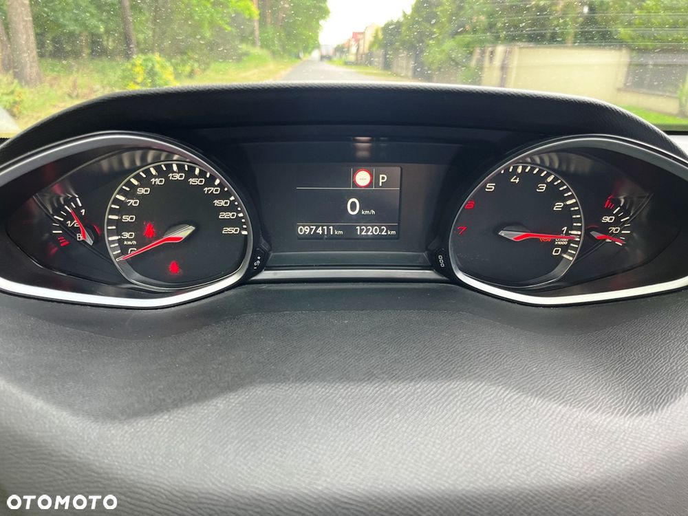Peugeot 308 1.2 PureTech GPF Allure S&S EAT8 - 14