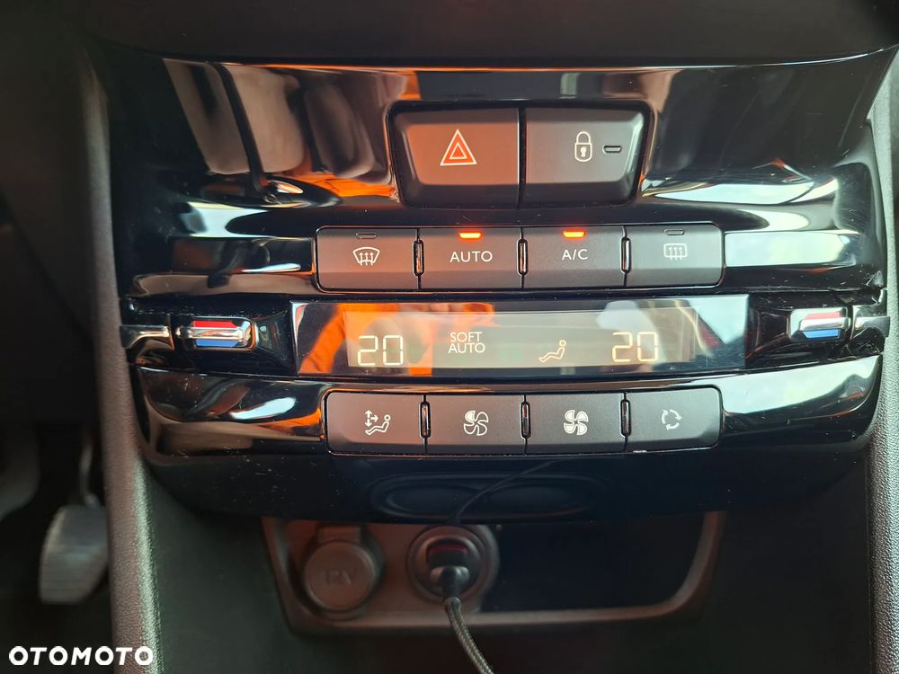 Peugeot 2008 BlueHDi FAP 120 STOP & START Allure - 15