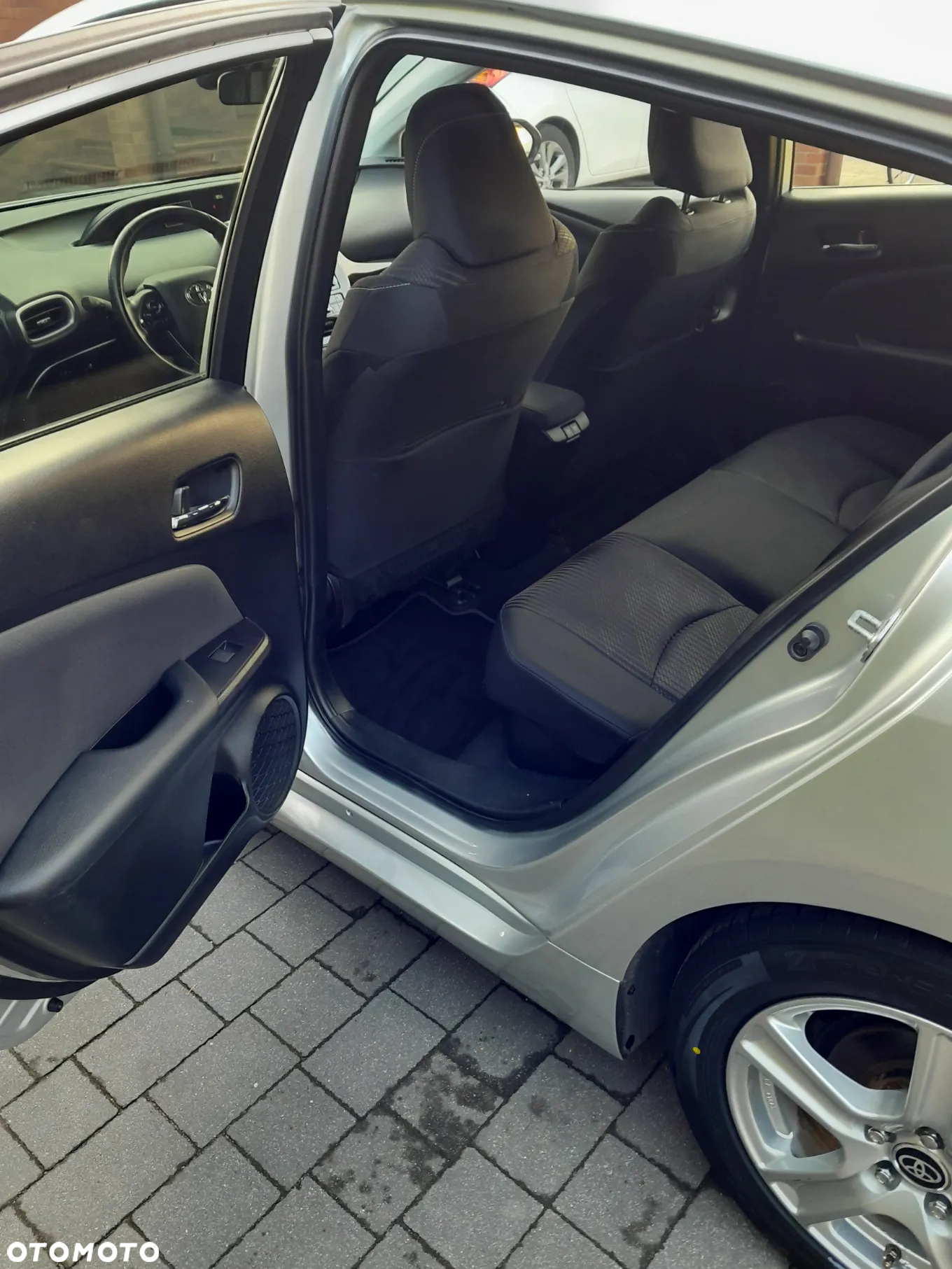 Toyota Prius - 10