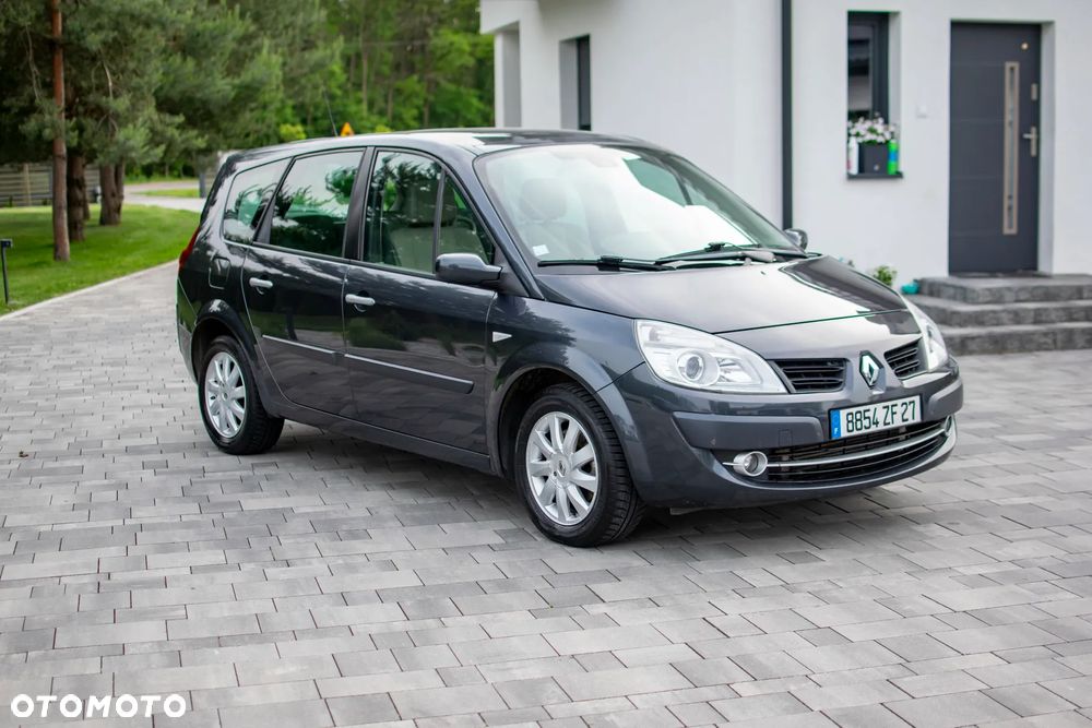 Renault Grand Scenic - 11