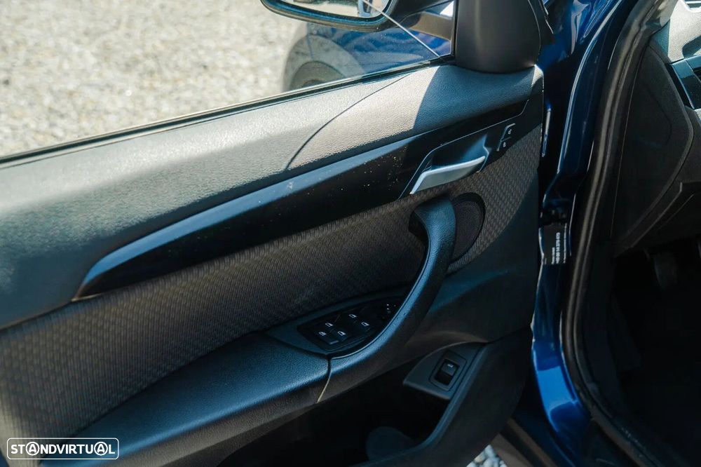 BMW X1 sDrive18d Sport Line - 17