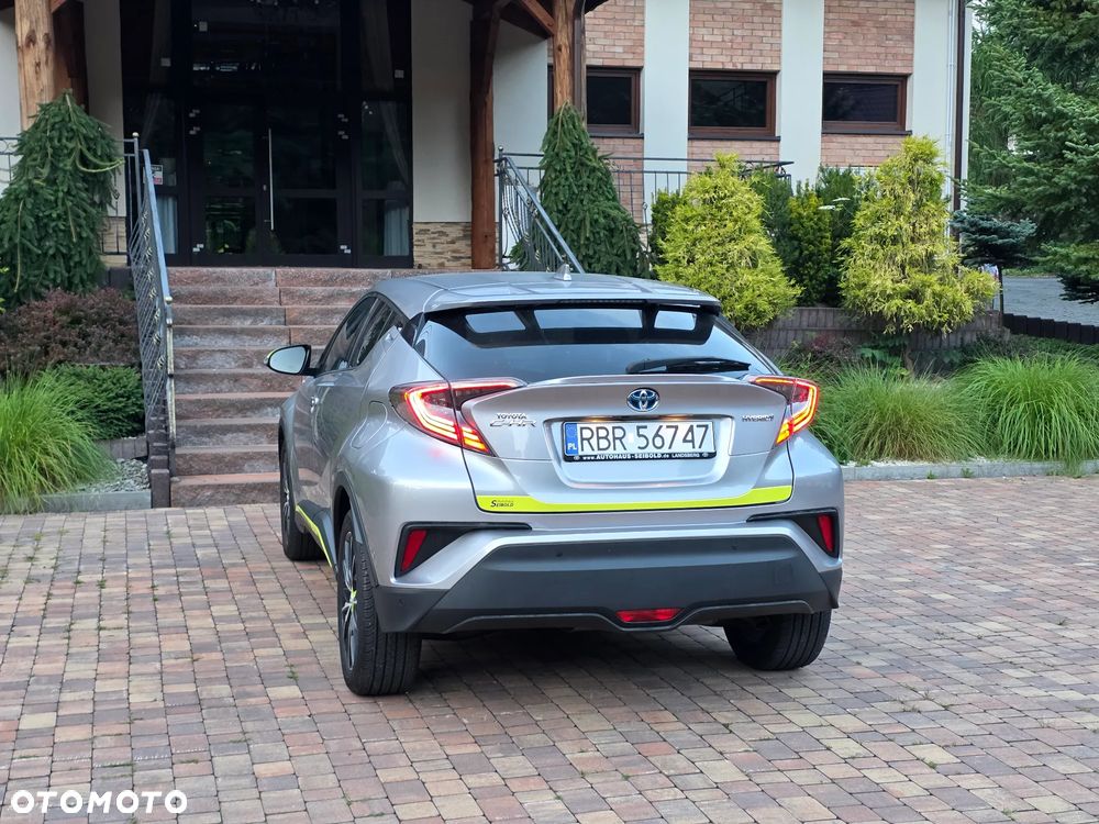 Toyota C-HR 1.8 Hybrid Neon Lime powered by JBL - 39
