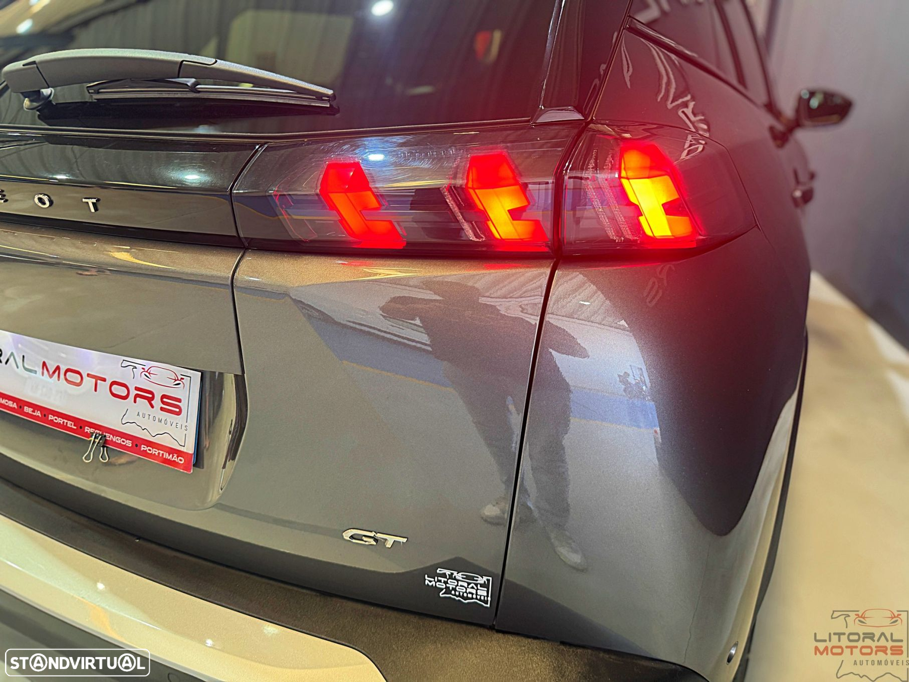 Peugeot 2008 1.2 PureTech GT EAT8 - 11