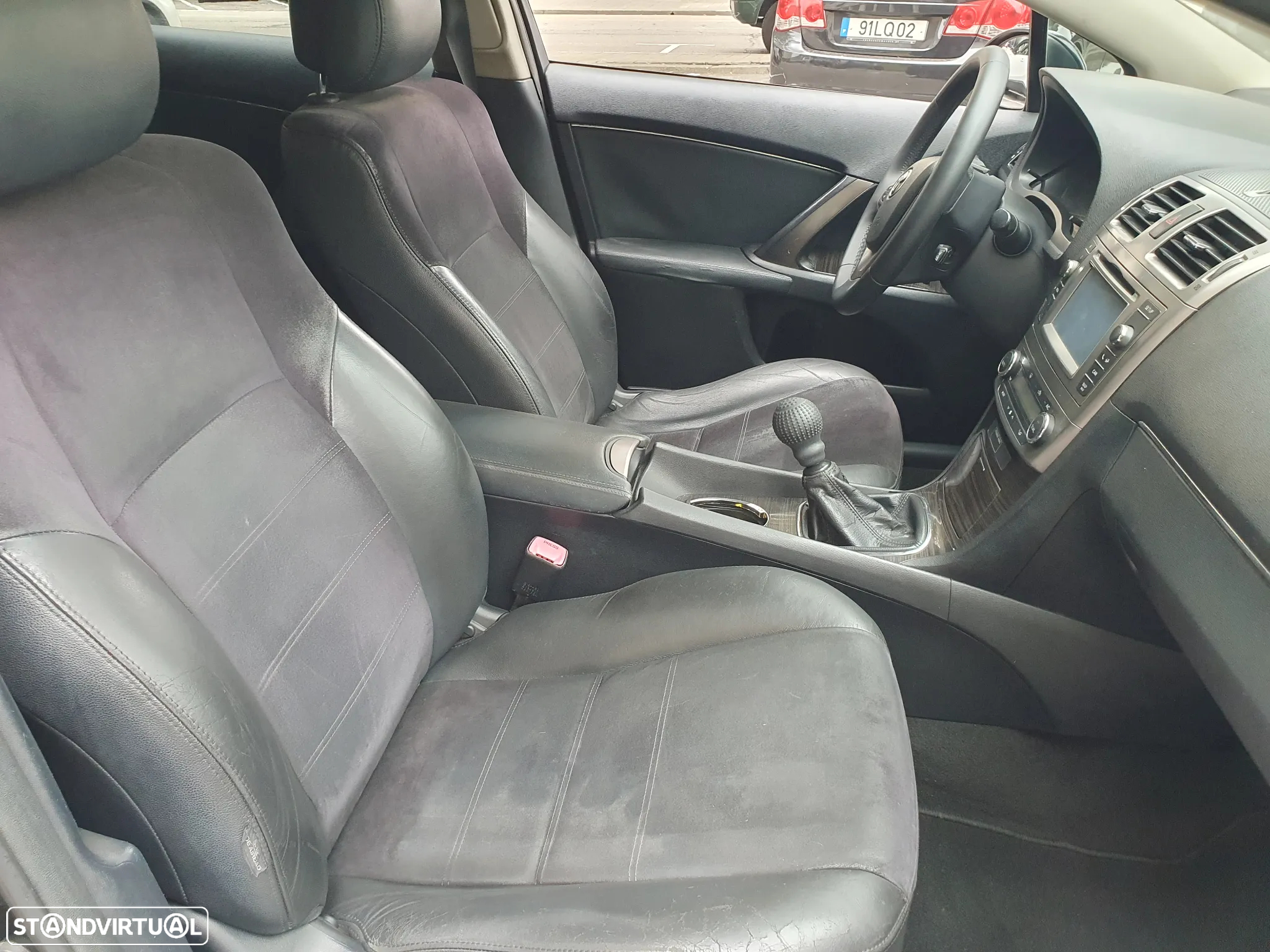 Toyota Avensis SW 2.0 D-4D Exclusive - 6