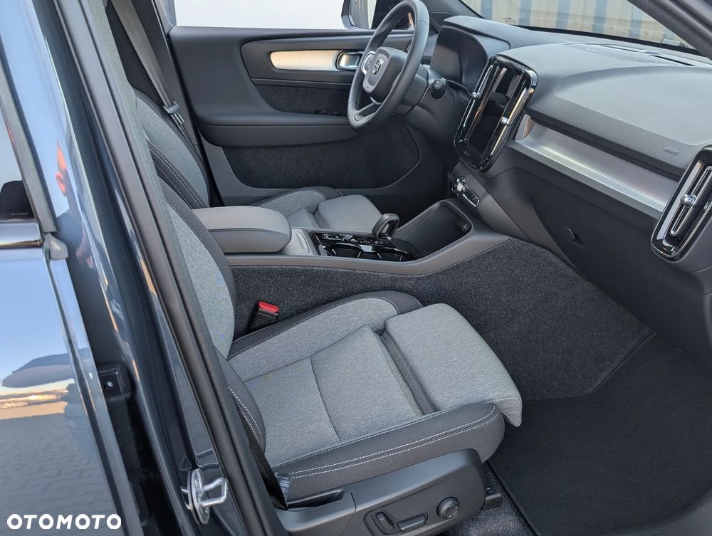Volvo XC 40 B4 AWD Ultimate Dark - 20