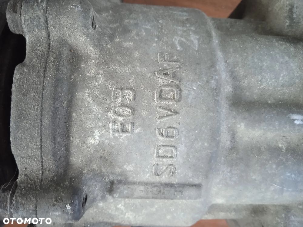 Sprężarka klimatyzacji	Renault Clio III 1.2 - 4