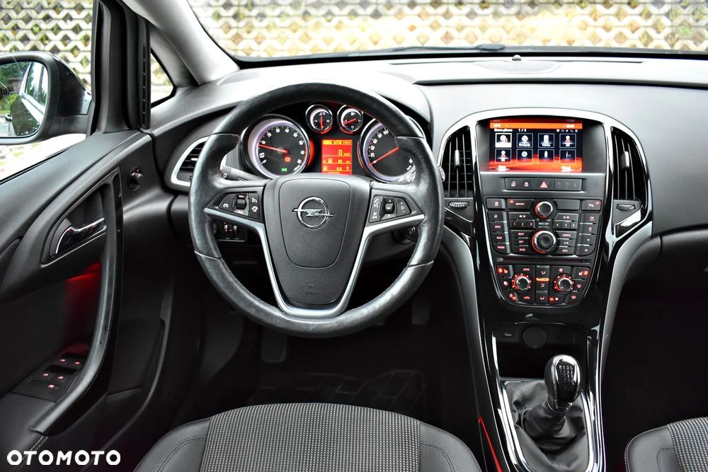 Opel Astra 1.4 Turbo Innovation - 22