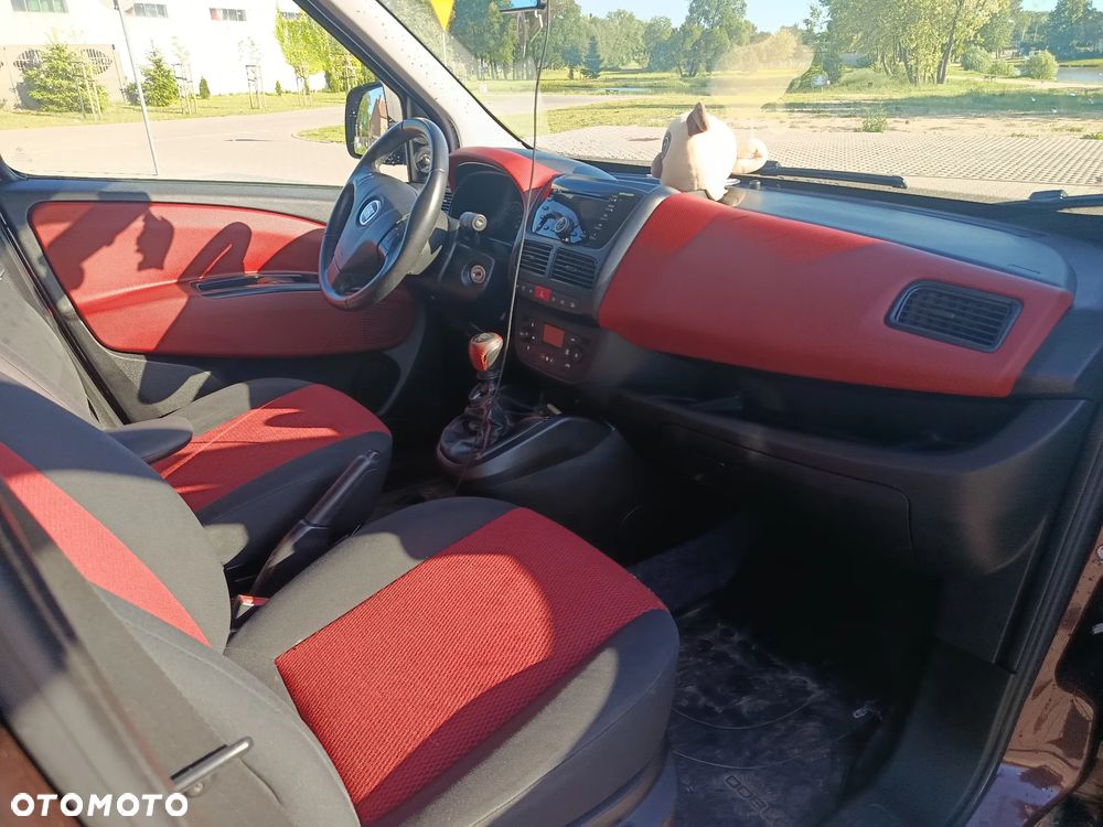 Fiat Doblo 2012 photo 2
