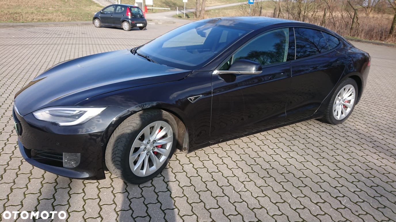 Tesla Model S - 13