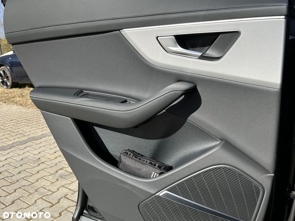 Audi Q8 - 25