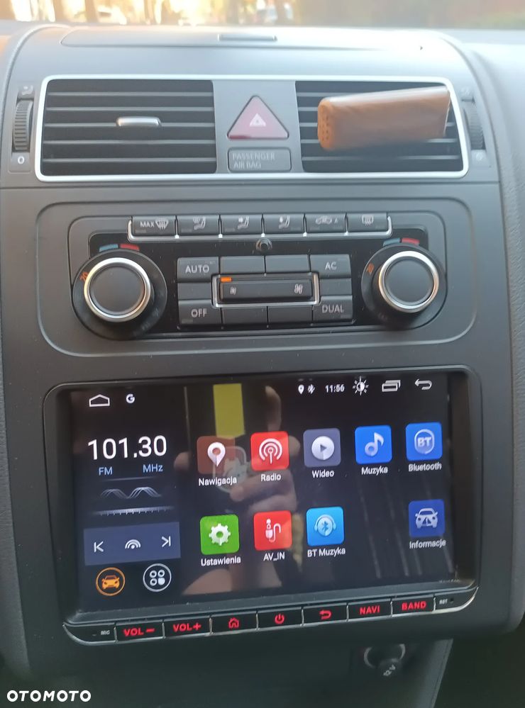 Volkswagen Touran - 11