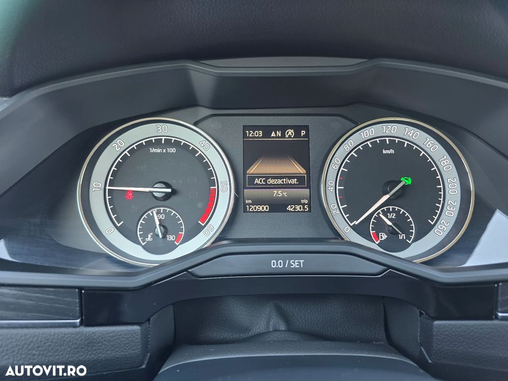 Skoda Superb 2.0 TDI DSG Style - 27