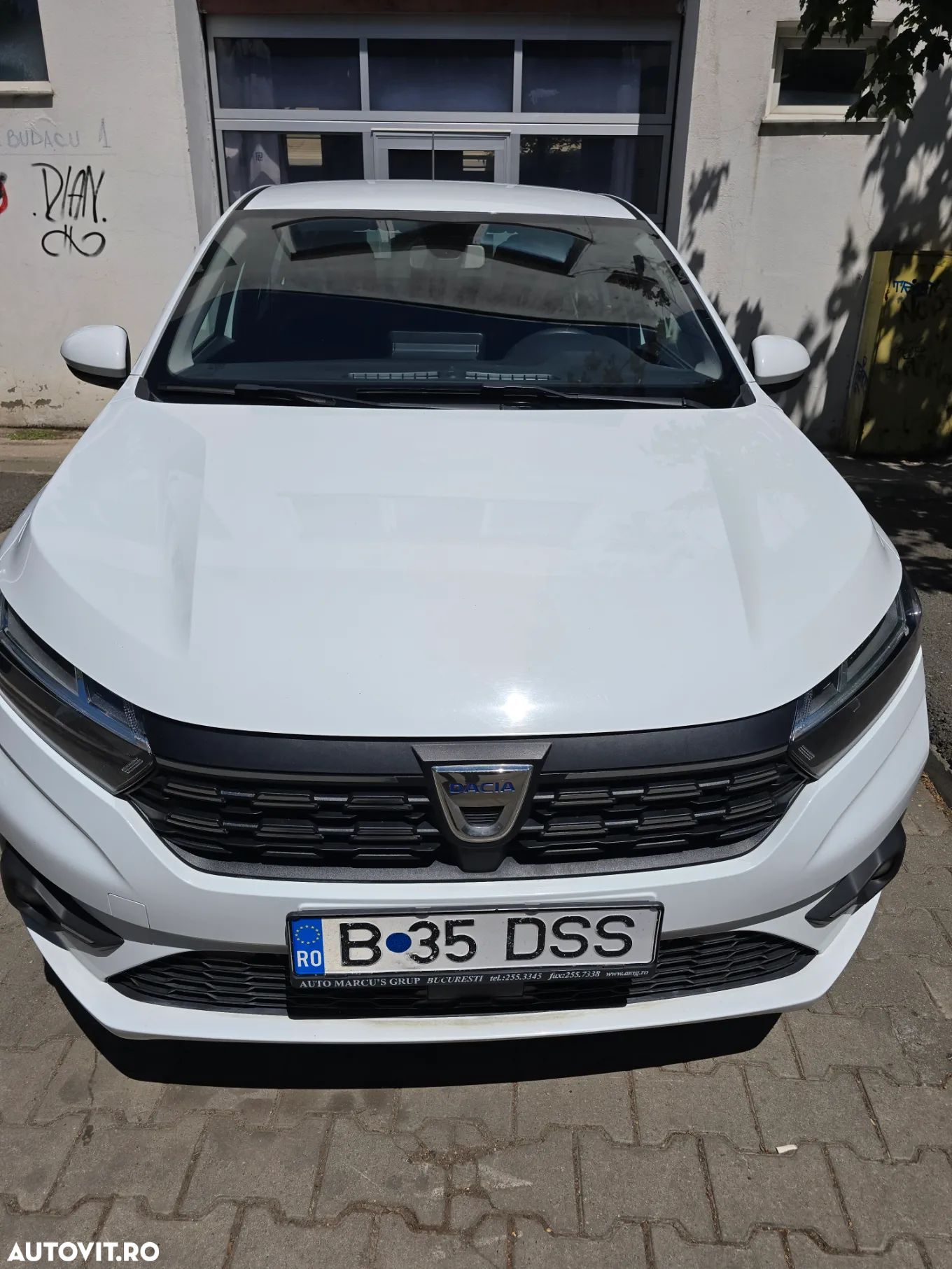 Dacia Logan TCe 90 MT5 Expression - 1