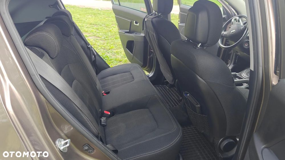 Kia Sportage 2.0 L - 19