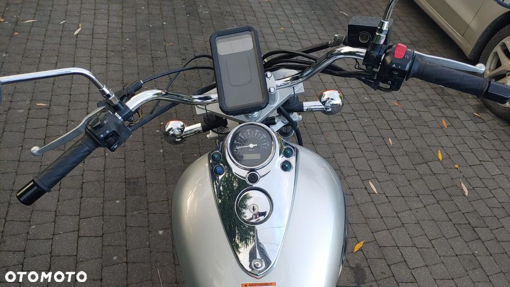 Suzuki Intruder - 7
