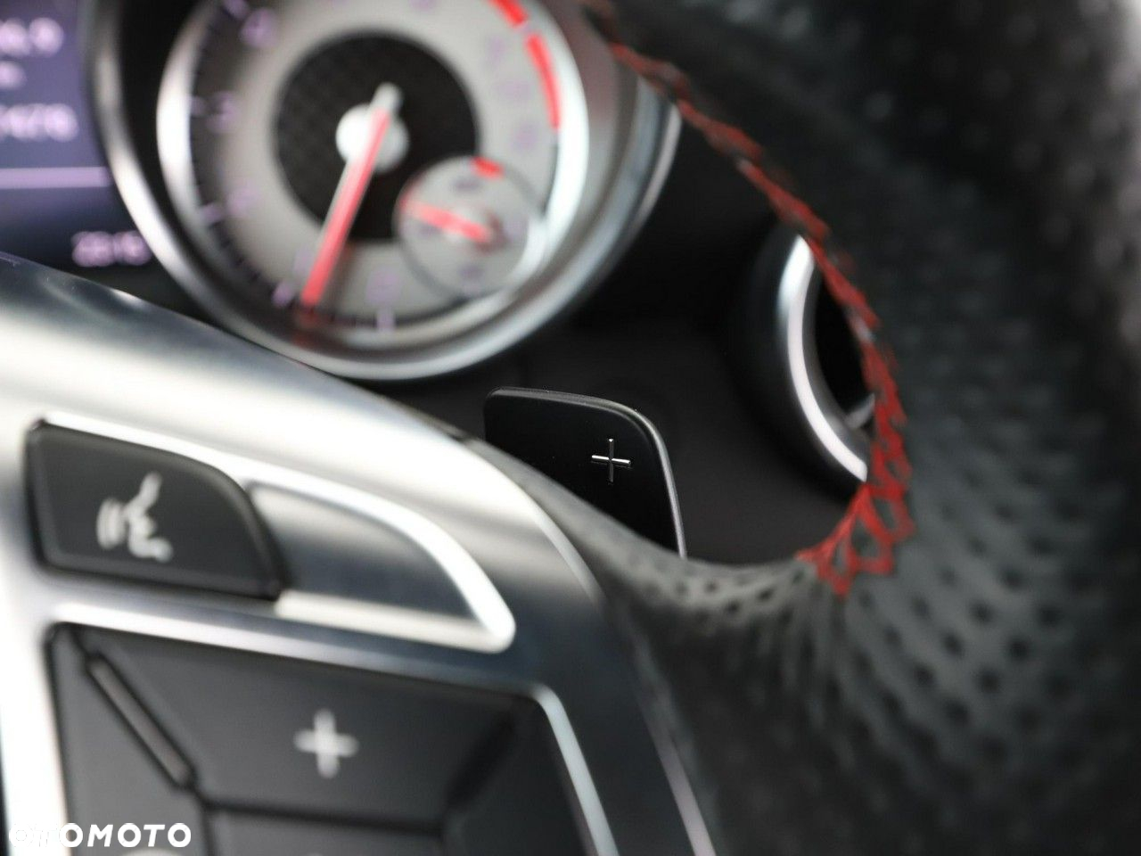 Mercedes-Benz SLK 200 (BlueEFFICIENCY) 7G-TRONIC - 28