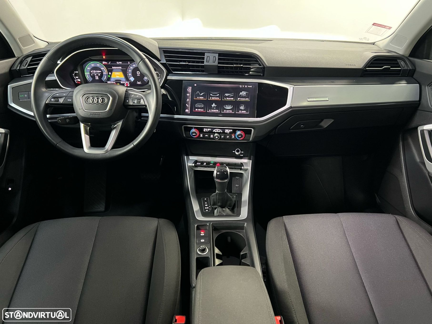 Audi Q3 45 TFSIe S tronic - 8