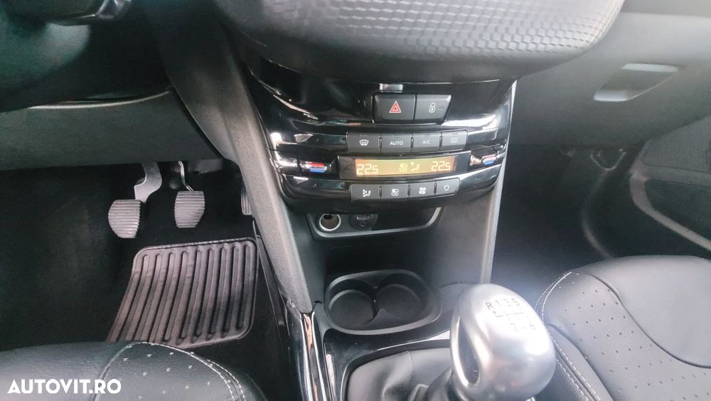 Peugeot 2008 BlueHDi FAP 120 STOP & START Allure - 34