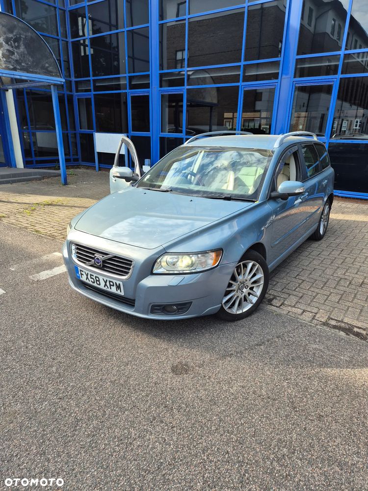 Volvo V50 - 1