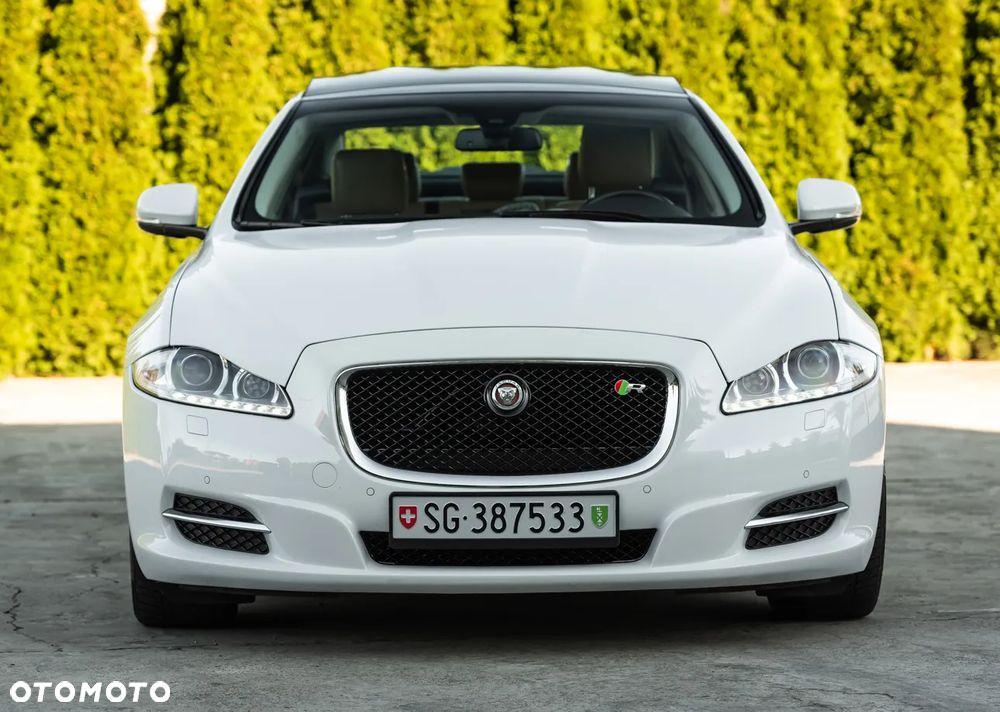 Jaguar XJ 3.0 V6 Kompressor AWD R-Sport - 5