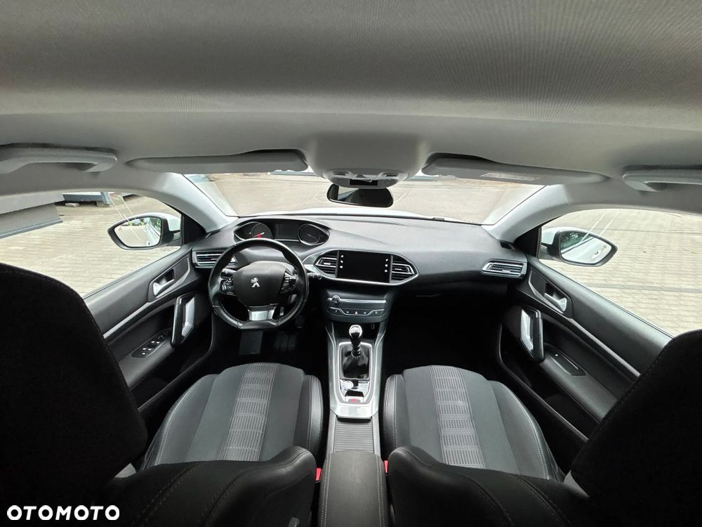 Peugeot 308 1.2 PureTech GPF Allure S&S - 24